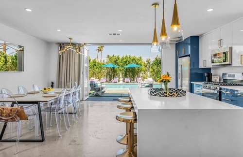 Racquet Club West Casa | Chic Private Oasis, 4 BR, Huge Pool & Spa, Views!