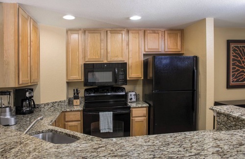 Survey Creek Complejo | Chic resort in fabulous Pompano Beach with fitness room, WiFi @ Palm-Aire