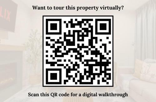 Southwest Edmonton Apartamento | Chic Retreat with Hot Tub - King Bed - Fireplace - WEM