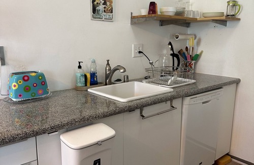 Del Rey Apartamento | Chic retro apartment 5 min from LAX airport 7 min to the beach
