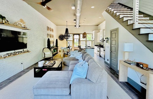 Murrells Inlet Casa | Chic & Sophisticated Townhouse within walking distance to The MarshWalk