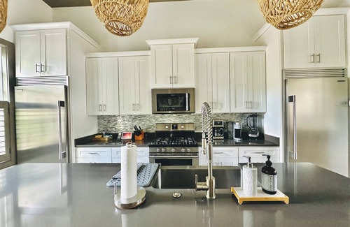 Murrells Inlet Casa | Chic & Sophisticated Townhouse within walking distance to The MarshWalk
