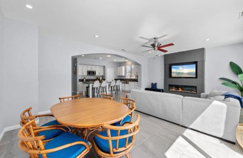 Terra Lago Casa | Chic, Spacious 5BD Desert Oasis