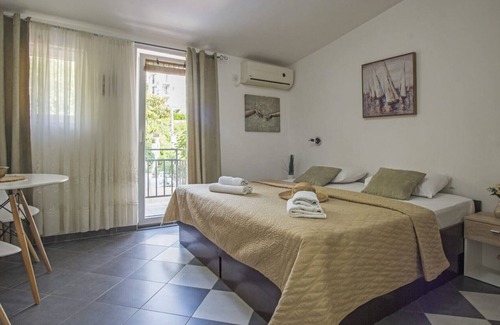 Lepetane Apartamento | Chic Studio Flat with Balcony near Beach in Tivat