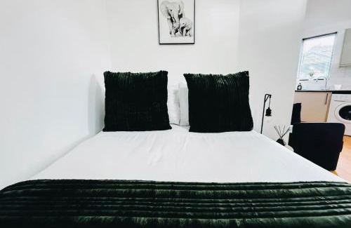 Pudsey Apartamento | Chic Studio, Free parking, Sleeps 2