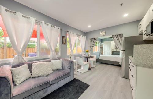 Sunrise Apartamento | Chic Studio Near Amerant Arena and Shopping!