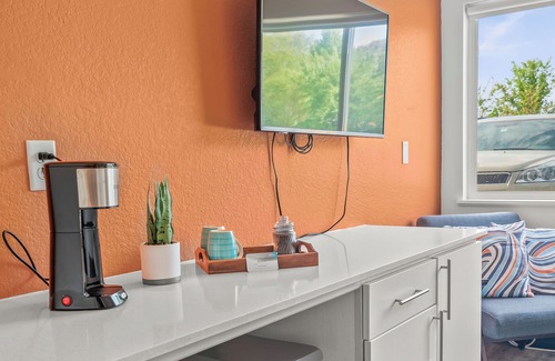 Cedar Falls Apartamento | Chic studio with fitness room and AC in marvelous Cedar Falls