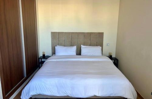 Casablanca Apartamento | Chic Studio with Rooftop Pool