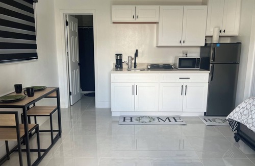 Miami Gardens Apartamento | Chic studio with WiFi and AC in vibrant Miami