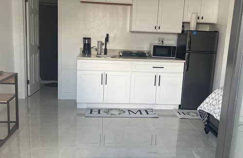 Miami Gardens Apartamento | Chic studio with WiFi and AC in vibrant Miami
