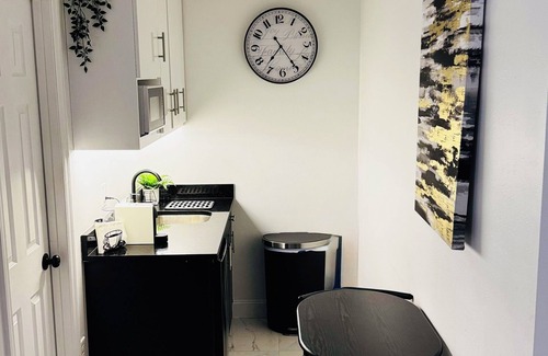 Citrus Park Apartamento | Chic studio with WiFi and AC in cool Tampa