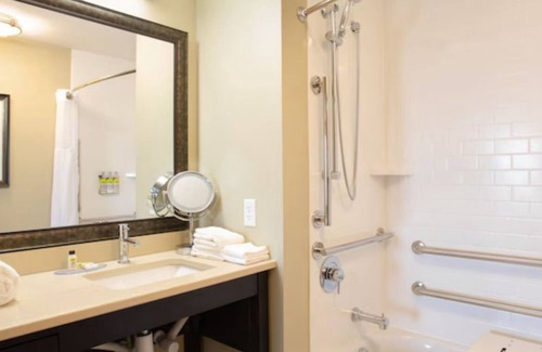 Littleton Apartamento | Chic studio with WiFi, fitness room in charming Littleton