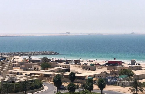Al Khan Apartamento | Chic Suite Close To Sharjah Beach and Aquarium