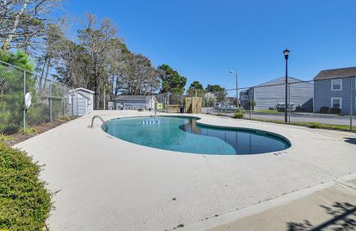 Surfside Beach Apartamento | Chic Surfside Beach Condo with Screened Porch