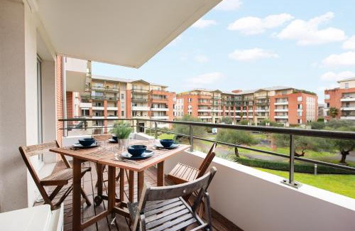 Fontaine-Bayonne-Cartoucherie Apartamento | Chic T2 avec Balcon et Parking - Zénith, Hippodrome