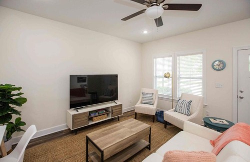 Thomasville Casa | Chic Thomasville Home Walk to Downtown!