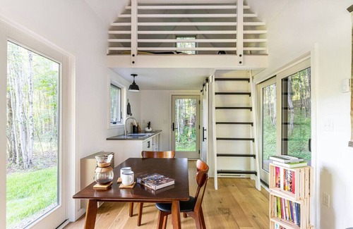 Bloomville Casa | Chic Tiny House Hideaway | Peaceful Country Retreat
