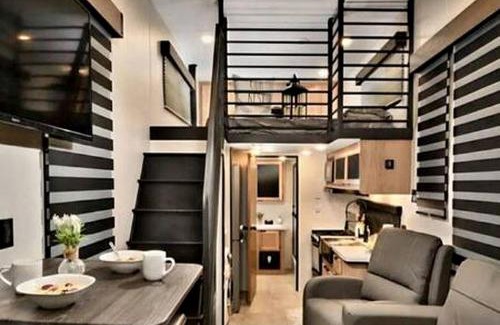 Quitman Casa | Chic Tiny House with Lofted Interior Perfect for a Family Escape in Texas
