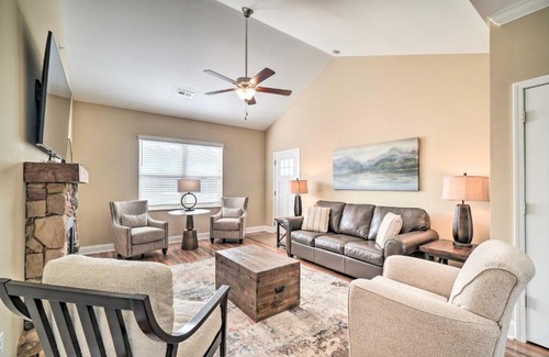 Townsend Apartamento | Chic Townsend Condo with Saltwater Pool!