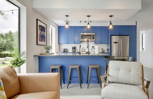 Riverside Casa | Chic Travis Heights Home + Pool - Chelsea Oak II