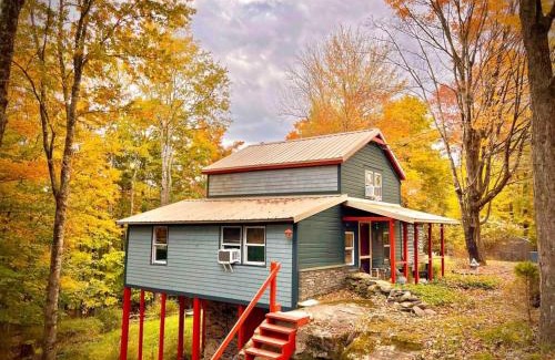 Smallwood Casa | Chic 'treehouse' With Pedal Boat, Hot Tub,fire Pit
