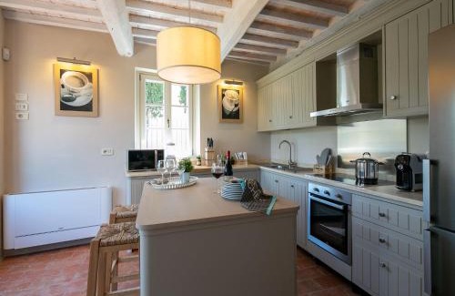 Pietraia Casa | Chic Tuscan Stay with Steam