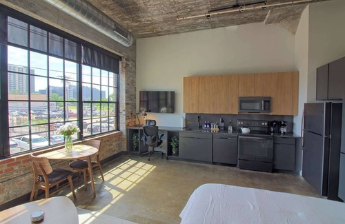 Midtown Hotel | Chic Ultramodern Studio Loft w/Designer Features
