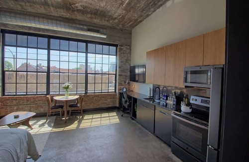 Midtown Hotel | Chic Ultramodern Studio Loft w/Designer Features