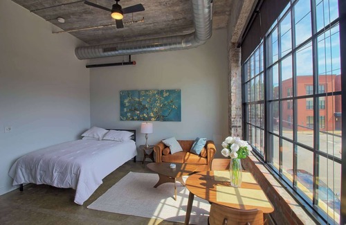 Midtown Hotel | Chic Ultramodern Studio Loft w/Designer Features