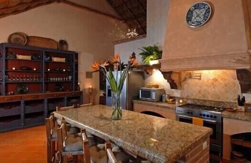 Bucerías Villa | Chic Villa Oasis con piscina, Cook & Maid, Pasos a la playa