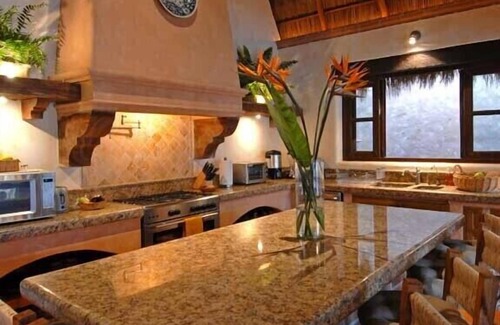 Bucerías Villa | Chic Villa Oasis con piscina, Cook & Maid, Pasos a la playa
