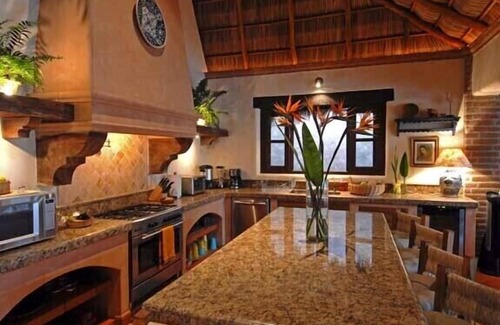 Bucerías Villa | Chic Villa Oasis con piscina, Cook & Maid, Pasos a la playa