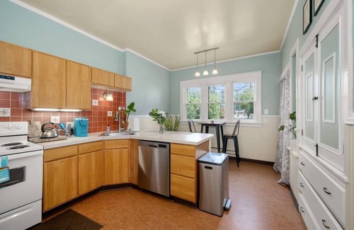 West Spokane Casa | Chic Vintage Vibes | Stylish Stay Near It All