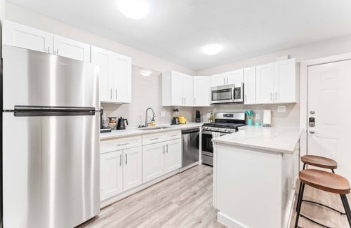 Highland Apartamento | Chic West Downtown studio w/ washer&dryer