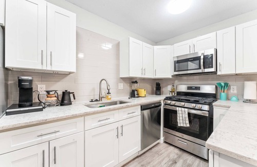 Highland Apartamento | Chic West Downtown studio w/ washer&dryer
