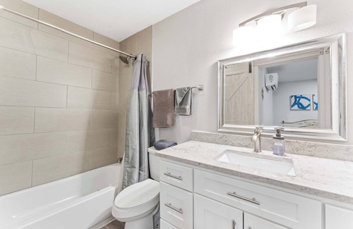 Highland Apartamento | Chic West Downtown studio w/ washer&dryer
