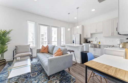 Highland Apartamento | Chic West Downtown Studio w Washer Dryer