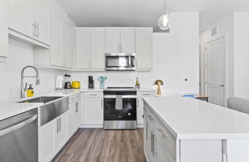 Highland Apartamento | Chic West Downtown Studio w Washer Dryer