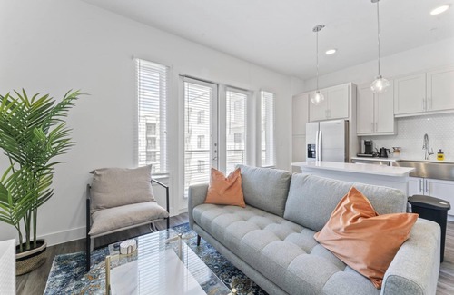 Highland Apartamento | Chic West Downtown Studio w Washer Dryer