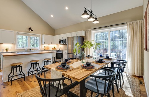 Wisconsin Dells Cabaña | Chic Wisconsin Retreat w/ Deck, Grill & Fire Pit!