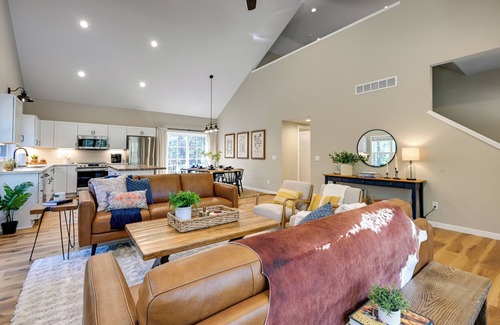 Wisconsin Dells Cabaña | Chic Wisconsin Retreat w/ Deck, Grill & Fire Pit!