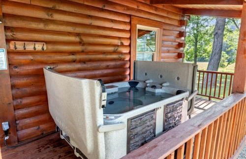 Stanton Casa | Chic Wooden Cabin with Hot-Tub, Ping-Pong Table and Fire Pit in Stanton, Kentucky