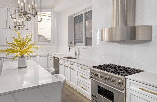 Gold Coast Casa | Chicago Gold Coast Luxury Home Best Location walking distance to anywhere!