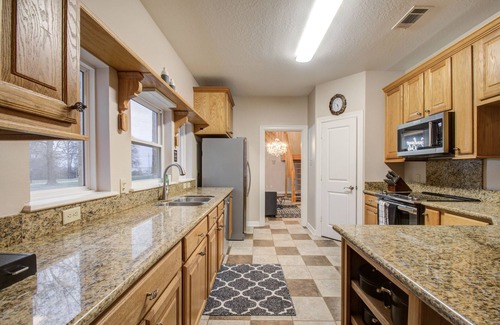Pointblank Casa | Chick & Modern Getaway Ranch - Lake Livingston View!