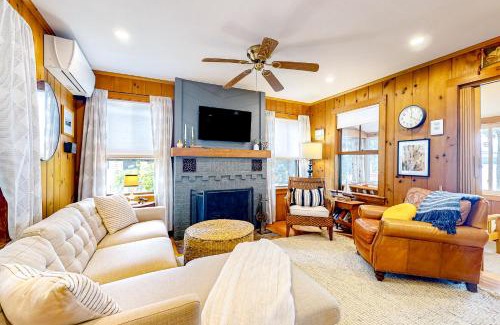 Raymond Casa | Chickadee Cottage