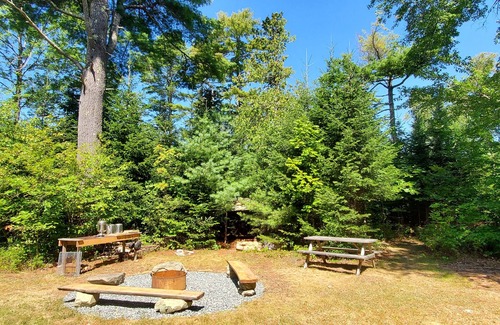Surry Alquiler De RV | Chickadee Hollow: Rustic Eco Camping near Acadia National Park!