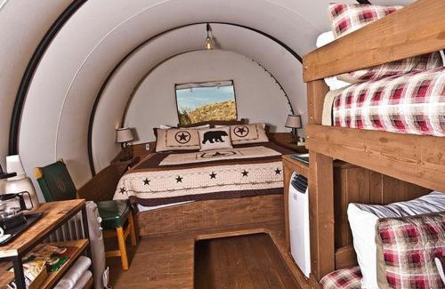 Pray Cabina | Chico Hot Springs Resort
