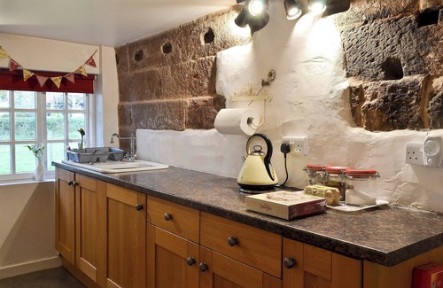 Hale Village Cabaña | Childe Of Hale Cottage - 27896