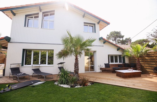 Capbreton Villa | 👨‍👩‍👧‍👦👨‍👨‍👧‍👦 Children's paradise! Luxury Garden Villa, Walk to Beach!