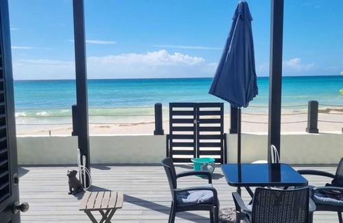 Oistins Apartamento | Chill a Bit Beach Apartment, Beachside Bliss! Apartment and Deck On the Beach!